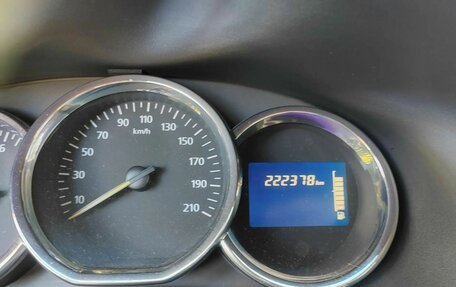 Renault Logan II, 2014 год, 550 000 рублей, 15 фотография
