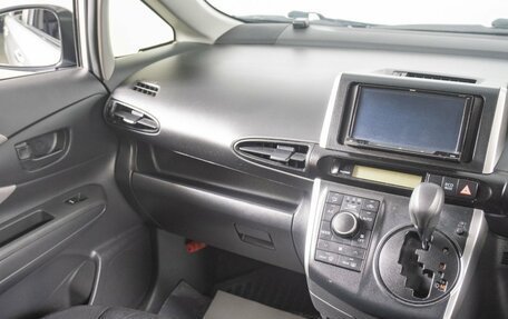 Toyota Wish II, 2012 год, 1 299 000 рублей, 12 фотография