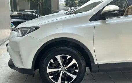 Toyota RAV4, 2019 год, 2 410 000 рублей, 5 фотография