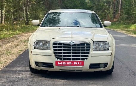 Chrysler 300C II, 2007 год, 500 000 рублей, 2 фотография