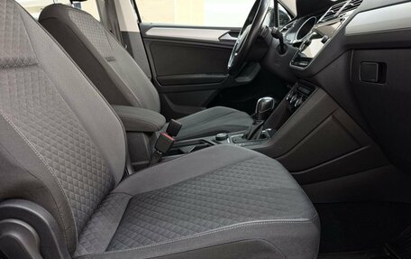 Volkswagen Tiguan II, 2020 год, 2 540 000 рублей, 6 фотография