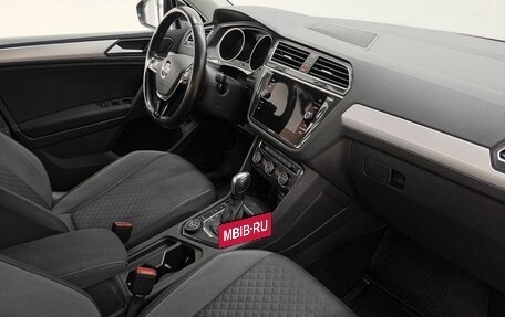 Volkswagen Tiguan II, 2020 год, 2 540 000 рублей, 3 фотография
