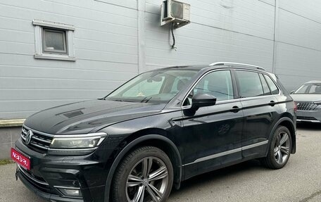 Volkswagen Tiguan II, 2019 год, 2 699 000 рублей, 1 фотография