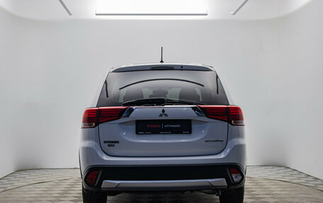 Mitsubishi Outlander III рестайлинг 3, 2015 год, 1 270 000 рублей, 6 фотография