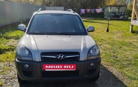 Hyundai Tucson III, 2008 год, 865 000 рублей, 2 фотография