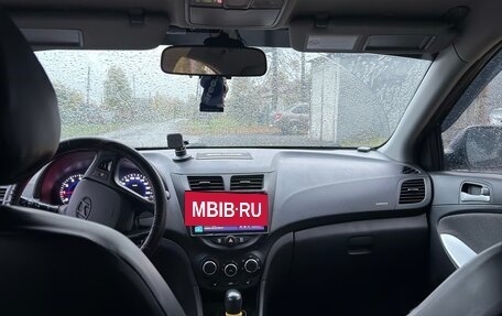 Hyundai Solaris II рестайлинг, 2013 год, 980 000 рублей, 10 фотография