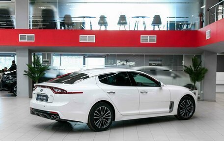 KIA Stinger I, 2018 год, 2 090 000 рублей, 2 фотография