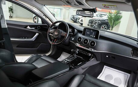 KIA Stinger I, 2018 год, 2 090 000 рублей, 5 фотография