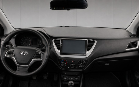 Hyundai Solaris II рестайлинг, 2018 год, 932 228 рублей, 13 фотография