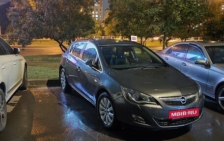 Opel Astra J, 2011 год, 850 000 рублей, 3 фотография
