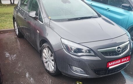 Opel Astra J, 2011 год, 850 000 рублей, 4 фотография