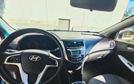 Hyundai Solaris II рестайлинг, 2012 год, 650 000 рублей, 7 фотография