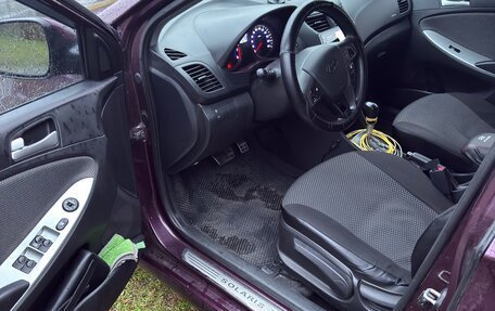 Hyundai Solaris II рестайлинг, 2013 год, 980 000 рублей, 5 фотография