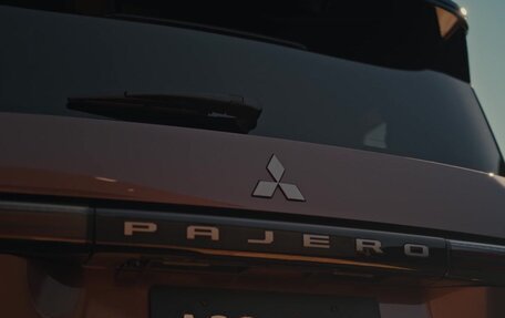 Mitsubishi Pajero IV, 2026 год, 8 421 000 рублей, 14 фотография