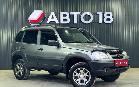 Chevrolet Niva I рестайлинг, 2017 год, 759 000 рублей, 2 фотография