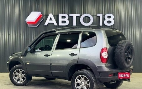 Chevrolet Niva I рестайлинг, 2017 год, 759 000 рублей, 3 фотография