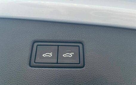Volkswagen Tiguan II, 2019 год, 1 650 000 рублей, 28 фотография