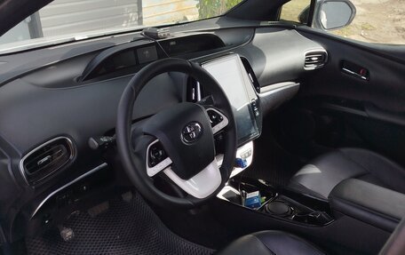 Toyota Prius IV XW50, 2018 год, 2 400 000 рублей, 9 фотография