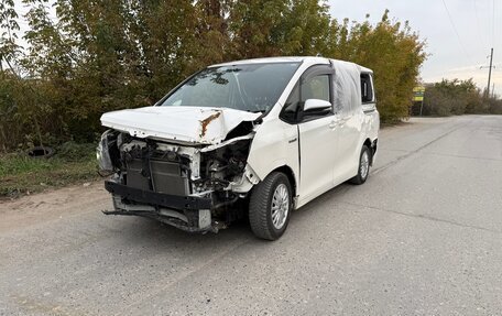Toyota Voxy III, 2015 год, 880 000 рублей, 1 фотография