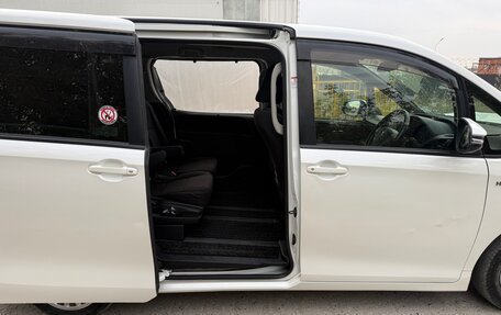 Toyota Voxy III, 2015 год, 880 000 рублей, 8 фотография
