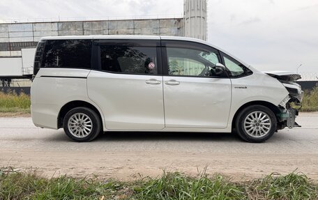 Toyota Voxy III, 2015 год, 880 000 рублей, 9 фотография