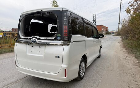 Toyota Voxy III, 2015 год, 880 000 рублей, 6 фотография