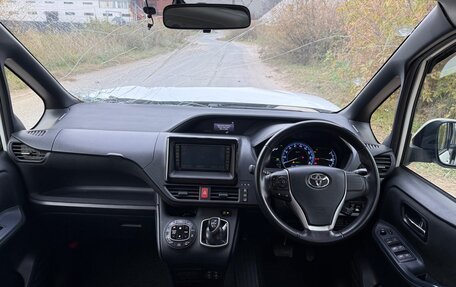 Toyota Voxy III, 2015 год, 880 000 рублей, 5 фотография