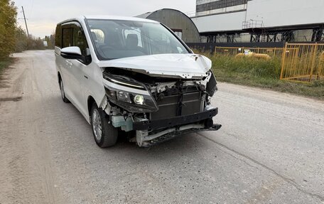 Toyota Voxy III, 2015 год, 880 000 рублей, 11 фотография