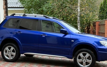 Mitsubishi Outlander III рестайлинг 3, 2006 год, 700 000 рублей, 4 фотография