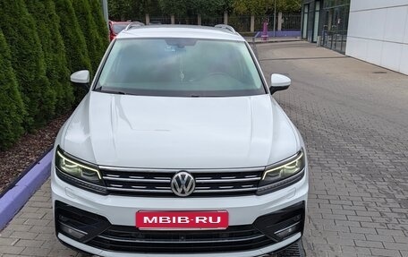 Volkswagen Tiguan II, 2018 год, 3 500 000 рублей, 1 фотография