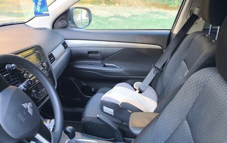 Mitsubishi Outlander III рестайлинг 3, 2013 год, 1 250 000 рублей, 7 фотография