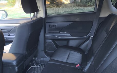 Mitsubishi Outlander III рестайлинг 3, 2013 год, 1 250 000 рублей, 6 фотография