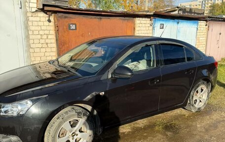Chevrolet Cruze II, 2010 год, 800 000 рублей, 2 фотография