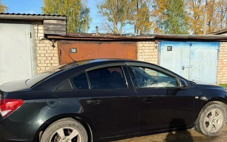 Chevrolet Cruze II, 2010 год, 800 000 рублей, 5 фотография
