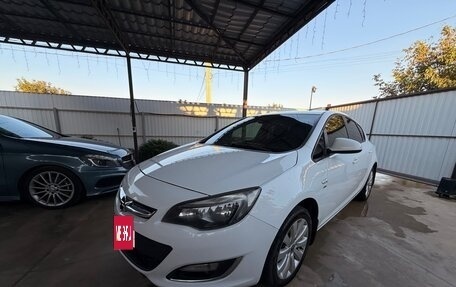Opel Astra J, 2013 год, 880 000 рублей, 9 фотография