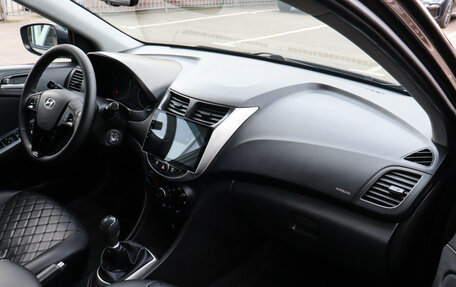 Hyundai Solaris II рестайлинг, 2015 год, 997 000 рублей, 8 фотография