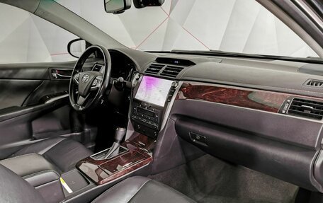 Toyota Camry, 2017 год, 2 295 000 рублей, 12 фотография