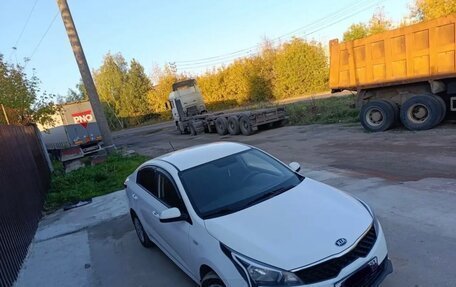 KIA Rio IV, 2021 год, 1 030 000 рублей, 1 фотография