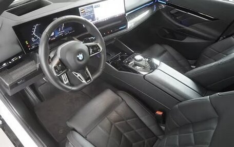 BMW 5 серия, 2025 год, 7 526 841 рублей, 6 фотография