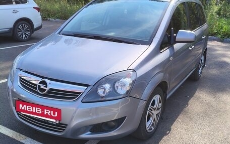Opel Zafira B, 2011 год, 695 000 рублей, 2 фотография