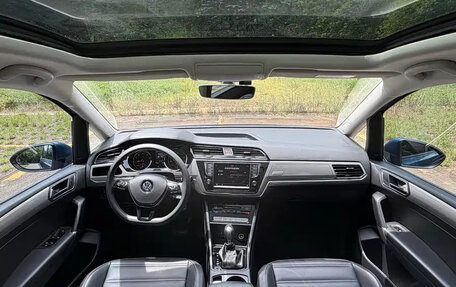 Volkswagen Touran III, 2021 год, 1 748 069 рублей, 9 фотография