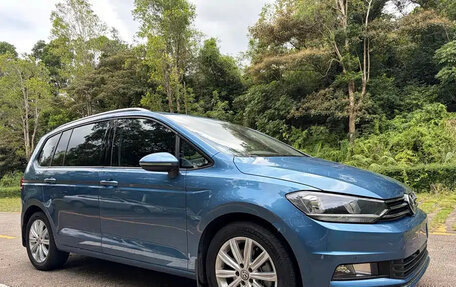 Volkswagen Touran III, 2021 год, 1 748 069 рублей, 3 фотография