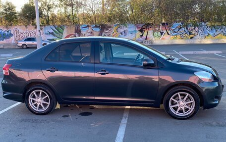 Toyota Yaris III рестайлинг, 2008 год, 650 000 рублей, 2 фотография