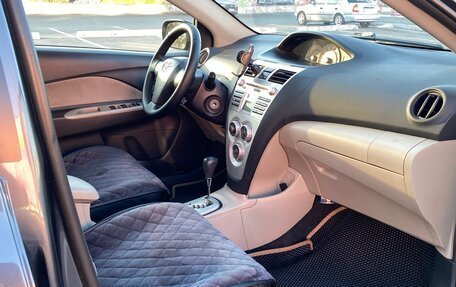 Toyota Yaris III рестайлинг, 2008 год, 650 000 рублей, 11 фотография