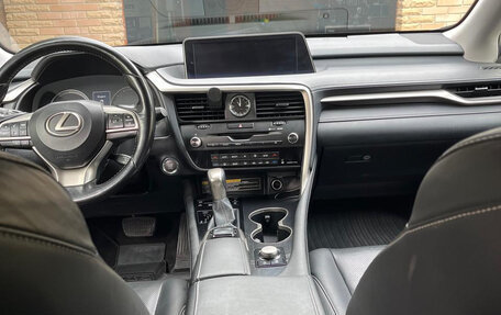 Lexus RX IV рестайлинг, 2017 год, 3 550 000 рублей, 13 фотография