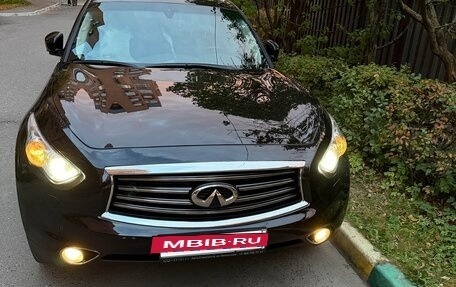 Infiniti QX70, 2016 год, 2 880 000 рублей, 13 фотография
