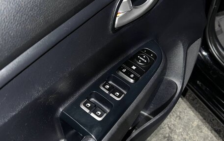 KIA Rio IV, 2018 год, 1 400 000 рублей, 26 фотография