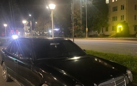 Mercedes-Benz E-Класс, 1997 год, 130 000 рублей, 3 фотография