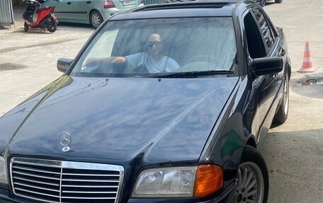 Mercedes-Benz C-Класс, 1997 год, 330 000 рублей, 2 фотография