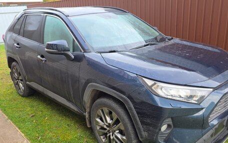 Toyota RAV4, 2020 год, 2 500 000 рублей, 3 фотография